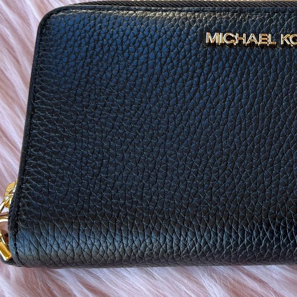 Michael Kors Wristlet Wallet - Picture 2 of 13